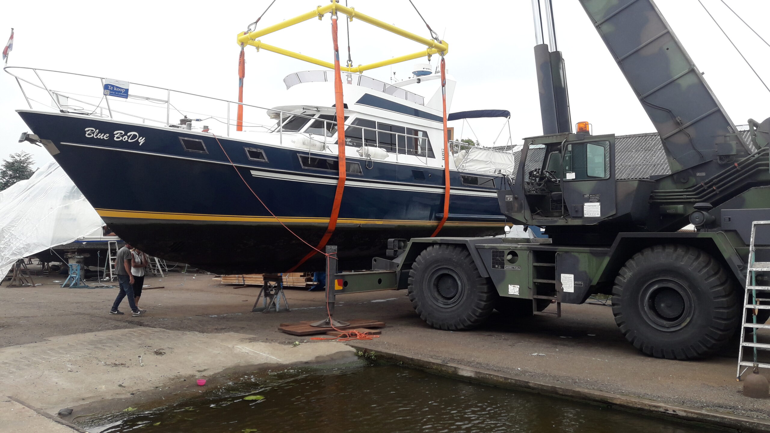 Waaierkruiser in de hijskraan